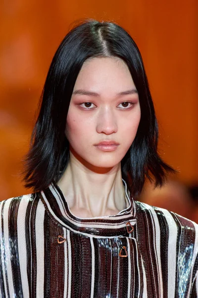 Look 70